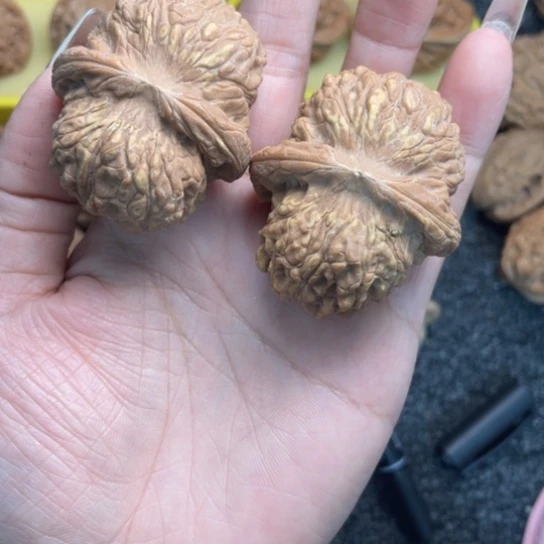 ゞ***ゞ吊坠文玩核桃血麒麟47