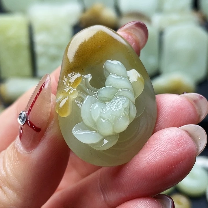 和田玉（糖玉）未镶嵌颈饰