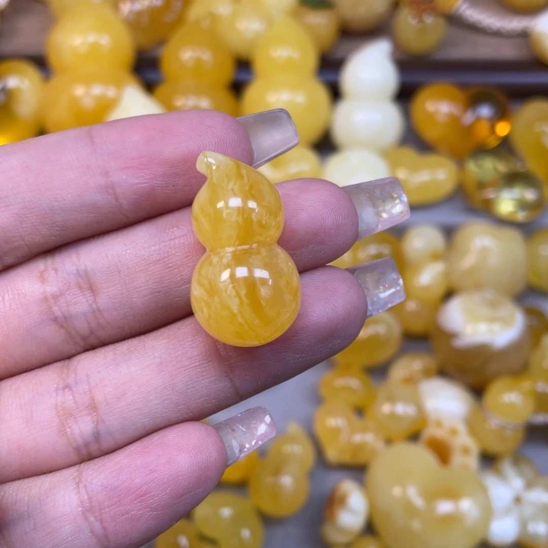 飞***哥琥珀未镶嵌珠宝奇石