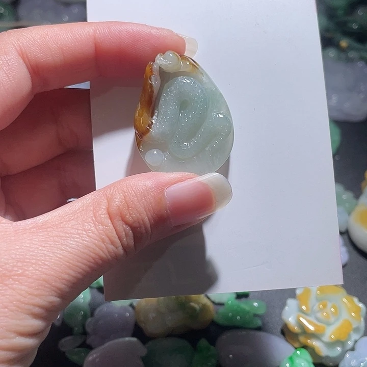 颈饰未镶嵌翡翠天