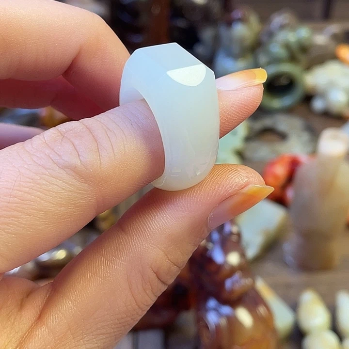 未镶嵌和田玉（糖玉）挂件