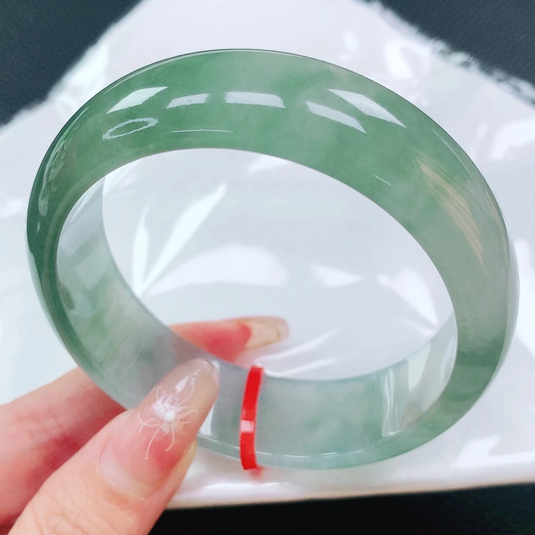 翡翠手镯未镶嵌58圈