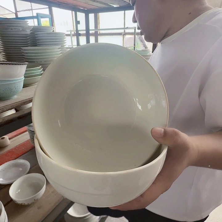 景德镇高温陶瓷老白胎大面碗2个