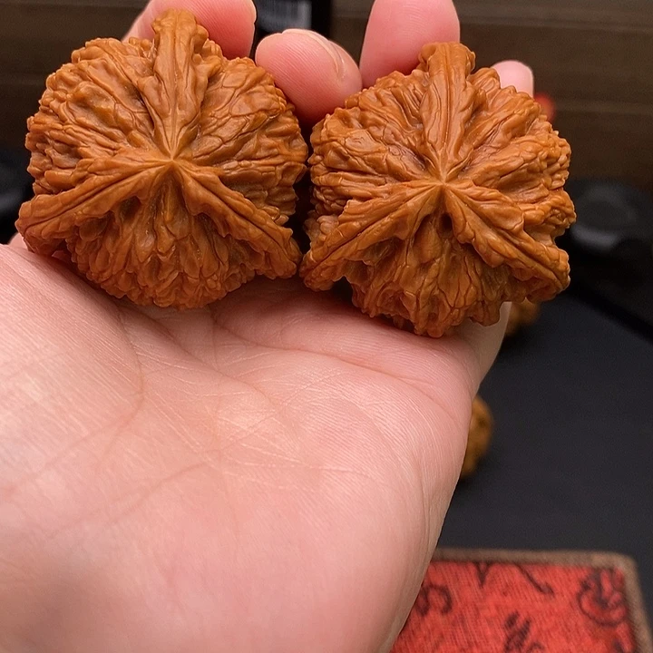 与***肩把件文玩核桃白奔