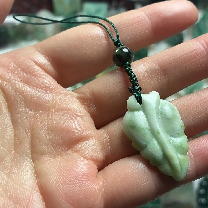 独山玉未镶嵌吊坠