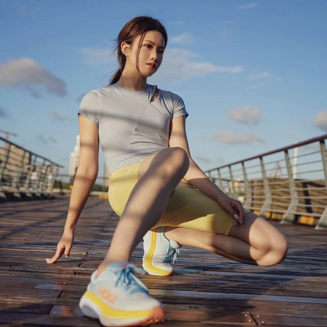 夏季户外时尚跑步男女同款百搭鞋薄款