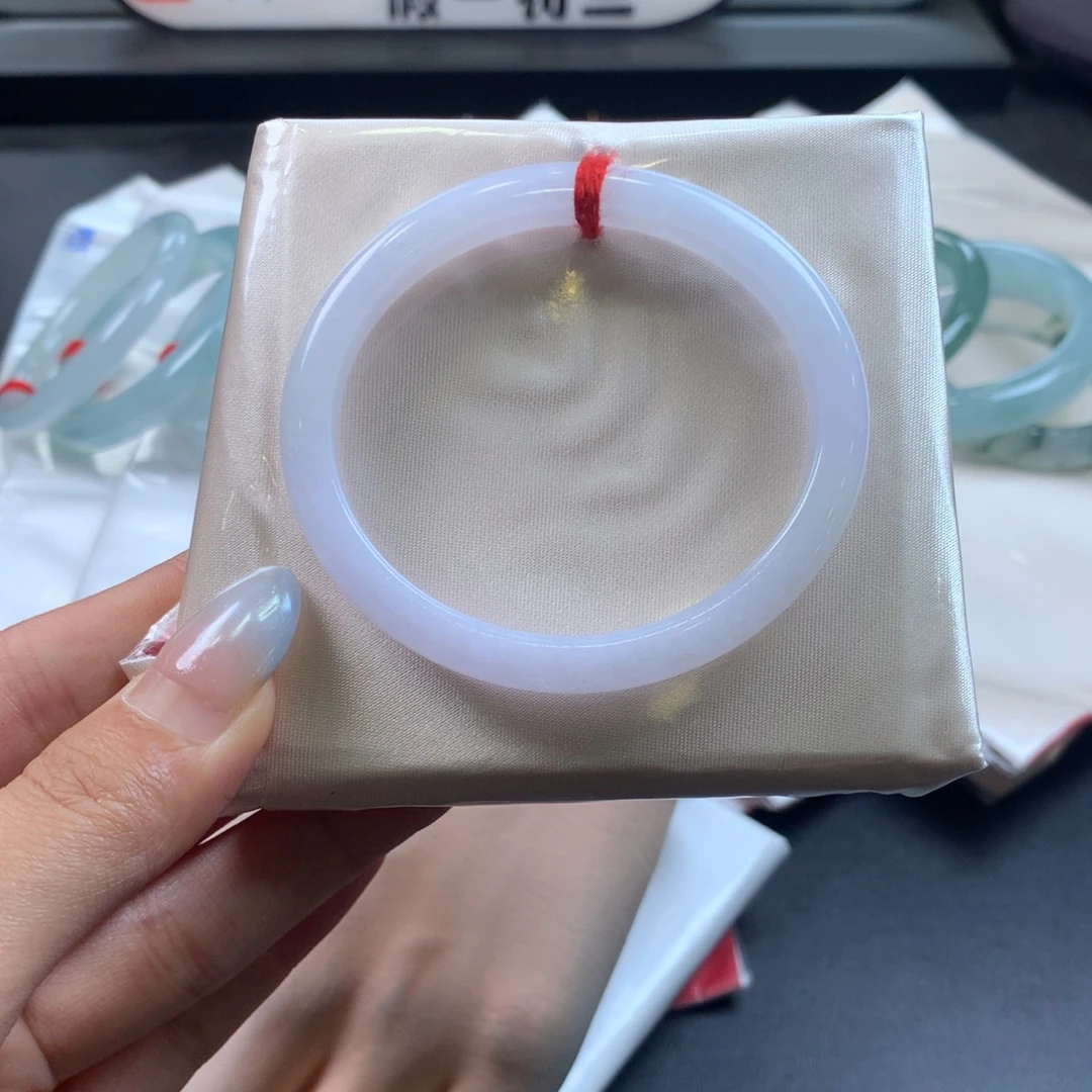 翡翠未镶嵌手镯54贵妃