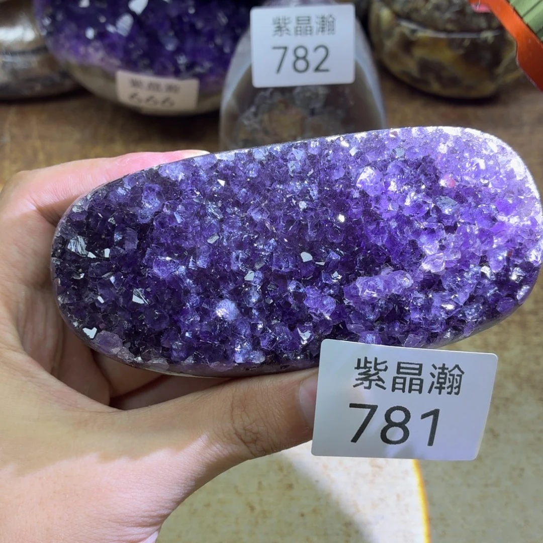 未镶嵌水晶大型摆件（非配饰）