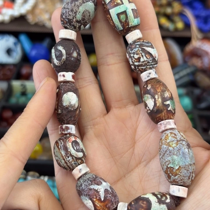 启***:玛瑙/玉髓颈饰未镶嵌