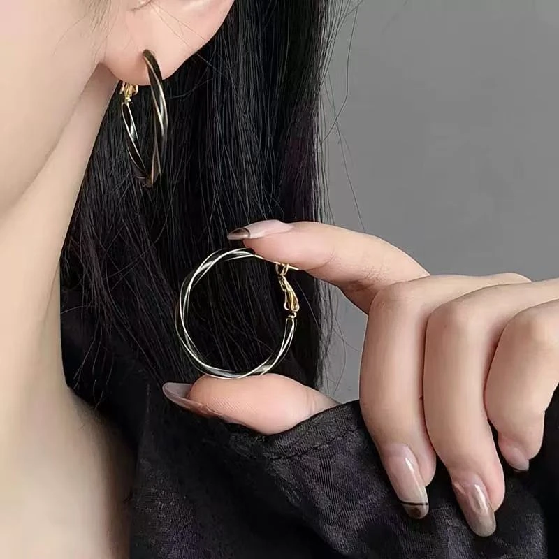 铜合金耳饰 夏季百搭耳饰 s925银针时尚夸张黑金撞色圆圈耳环耳圈