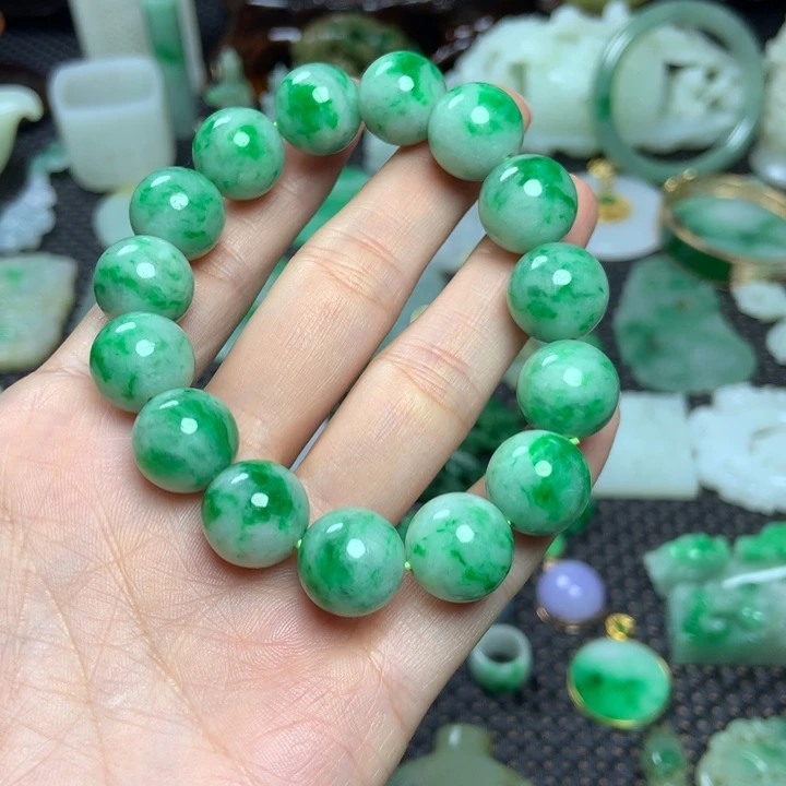 麦***心翡翠未镶嵌挂件清