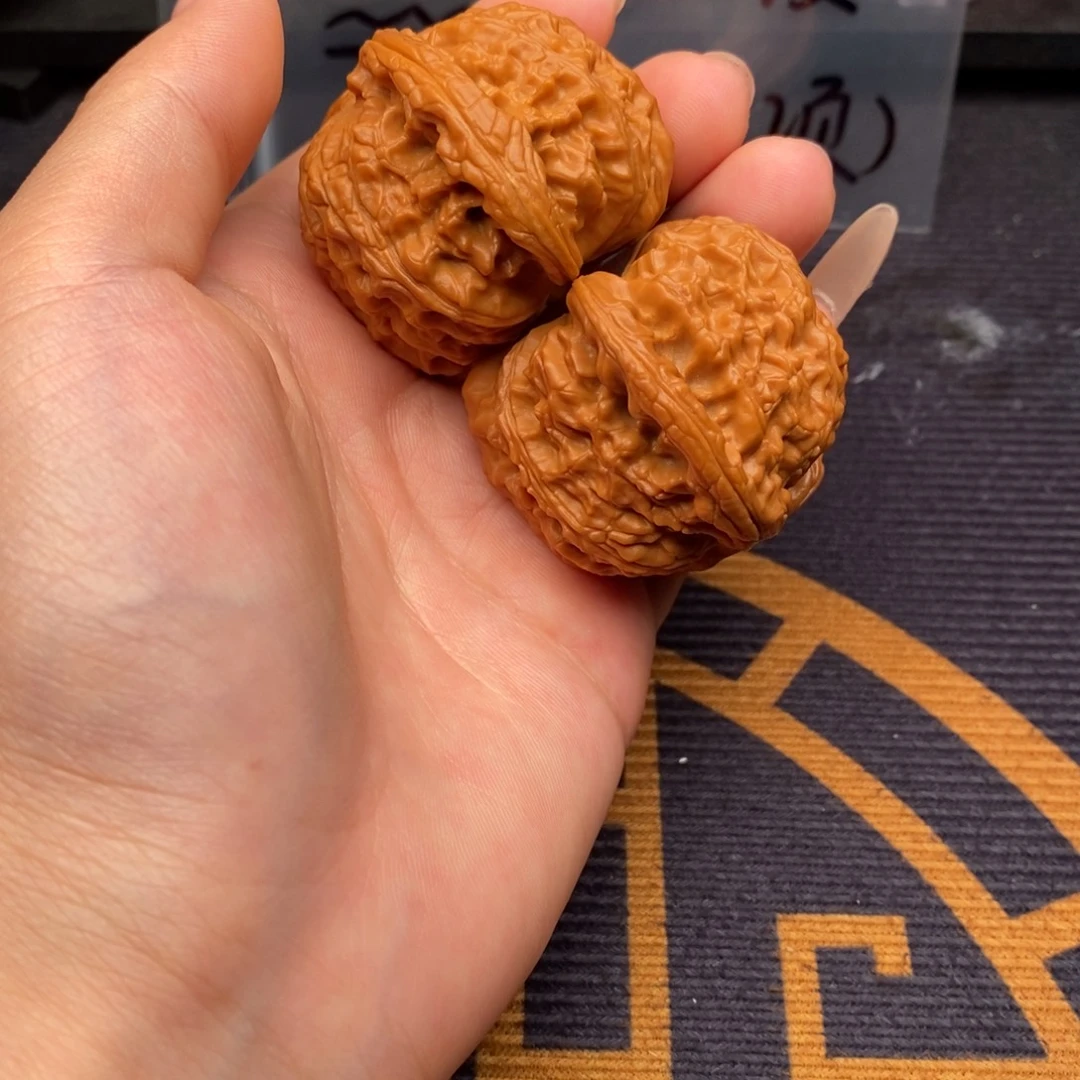 阿***凯吊坠文玩核桃白狮子