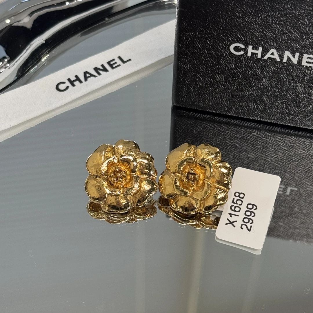 95新 Chanel/香奈儿 香奈儿山茶花素金耳夹