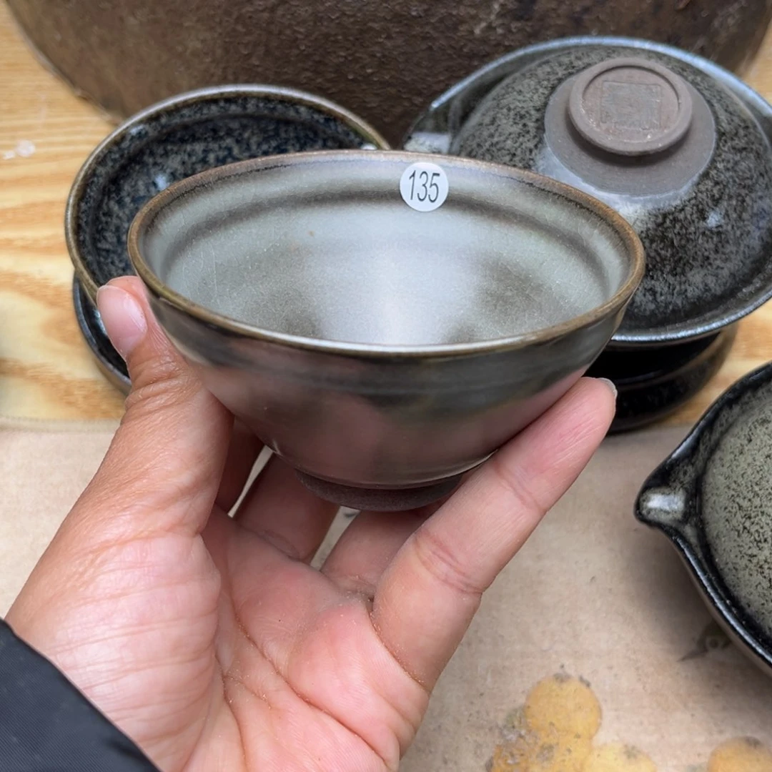 茶盏义兴龙窑坚持真柴烧