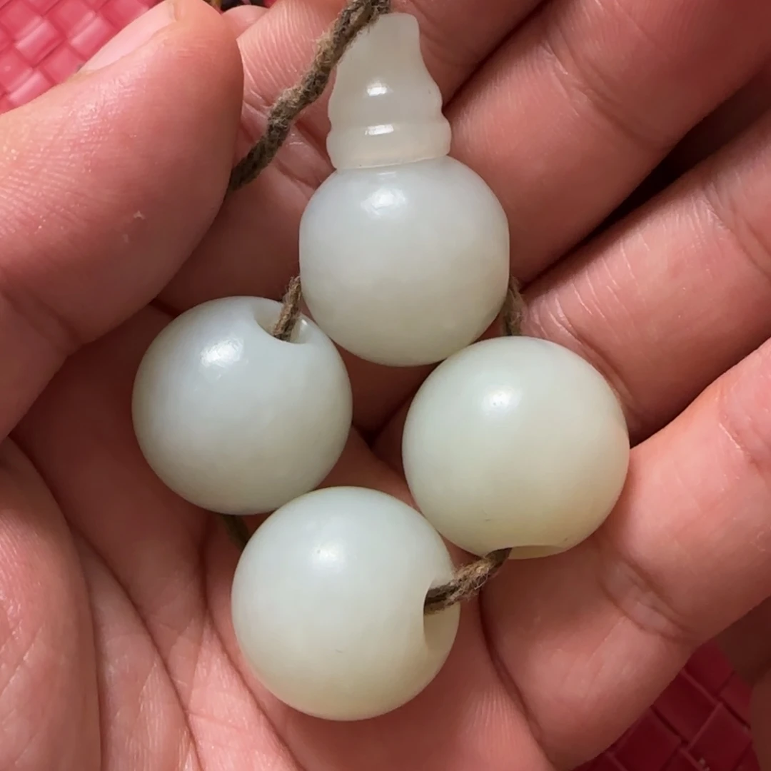 小***工未镶嵌和田玉挂件