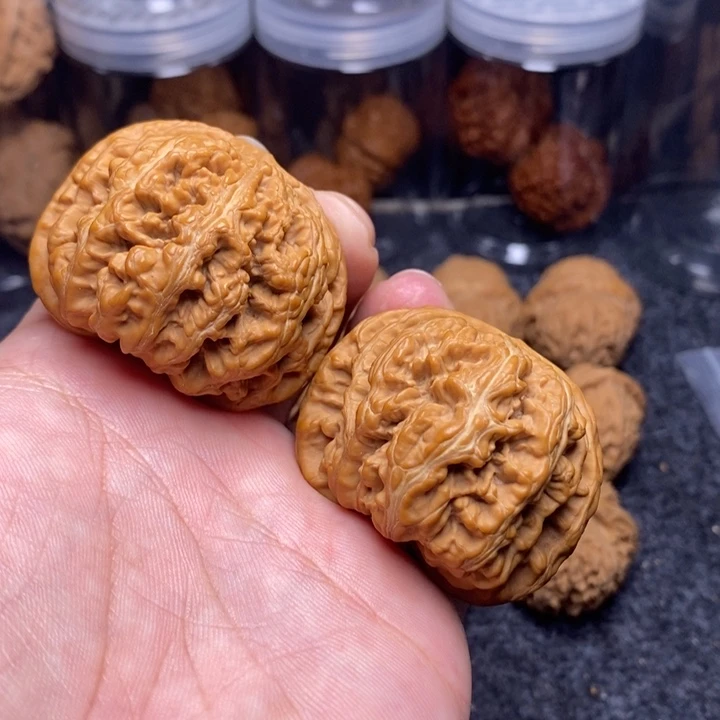 吊坠文玩核桃48大粗筋