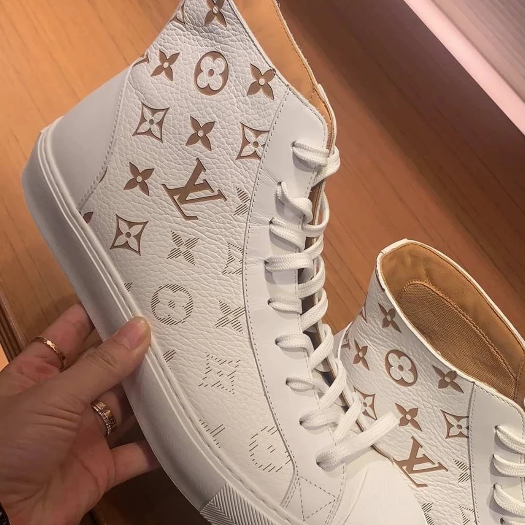 未使用 LouisVuitton/路易威登 小牛皮革高帮男士运动时尚板鞋