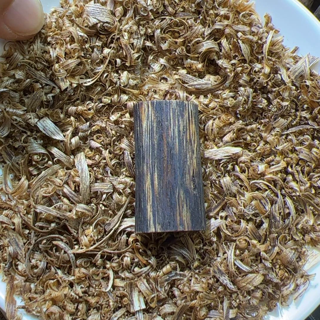 沉香沉香碎屑绿棋素牌4.8克