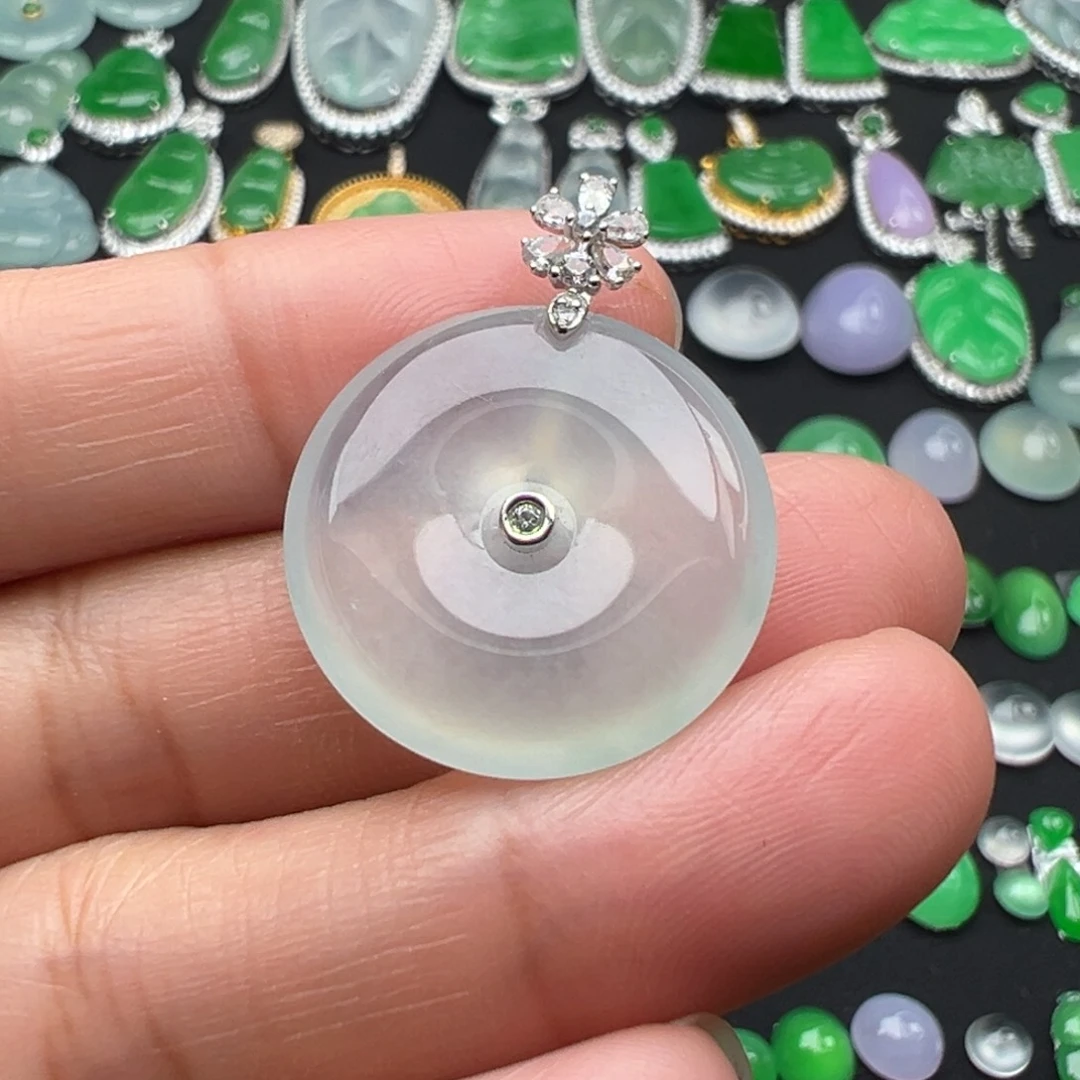 翡翠颈饰18K金镶嵌扣