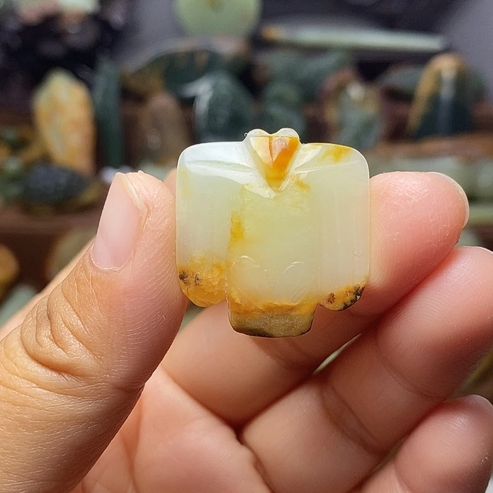 岫岩河磨玉（透闪石质玉）未镶嵌颈饰