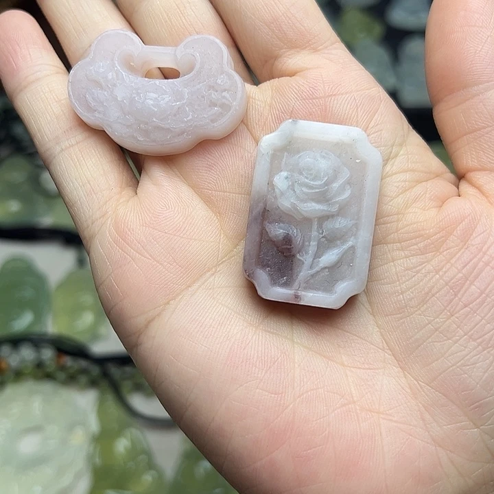 岫玉合金颈饰吊坠