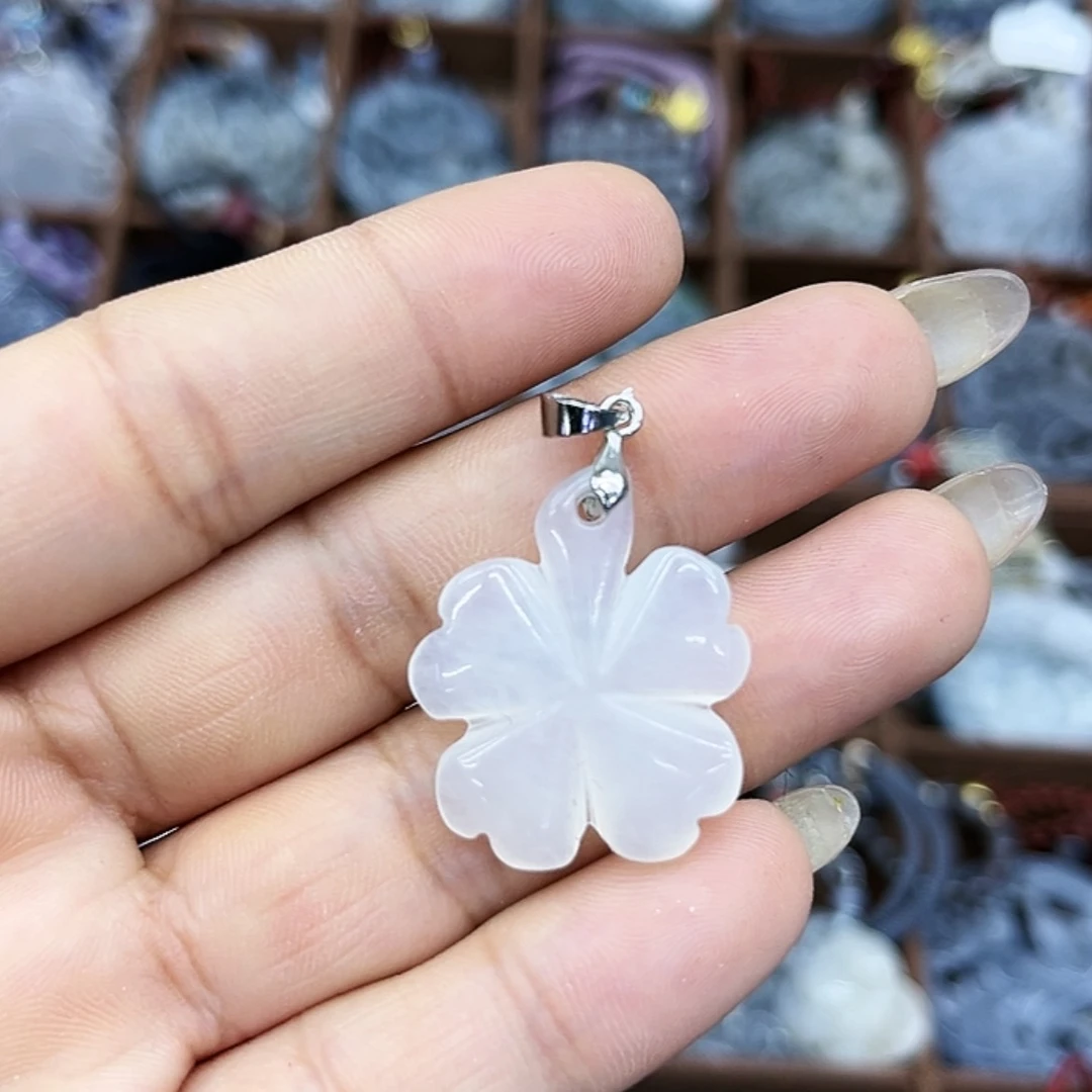 【闪购商品】蛇纹石玉未镶嵌颈饰