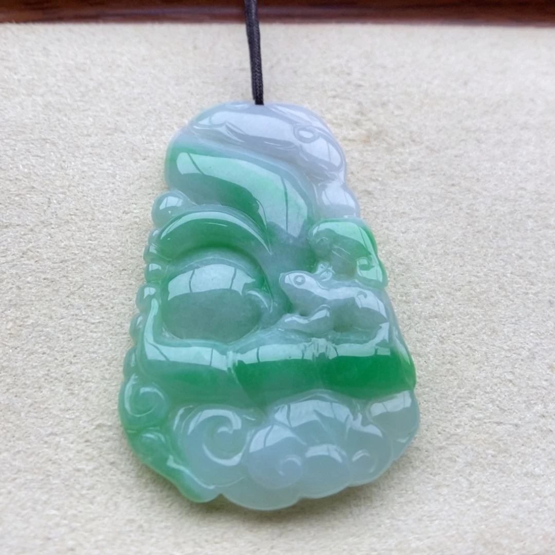 翡翠未镶嵌颈饰吊坠
