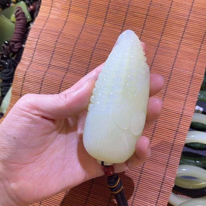 岫玉其它未镶嵌也***?