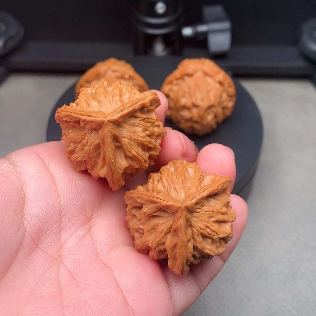 文玩核桃吊坠511号三棱