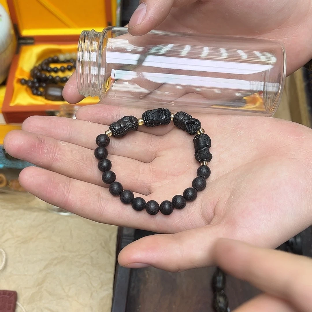 大叶紫檀（黑酸枝木类）