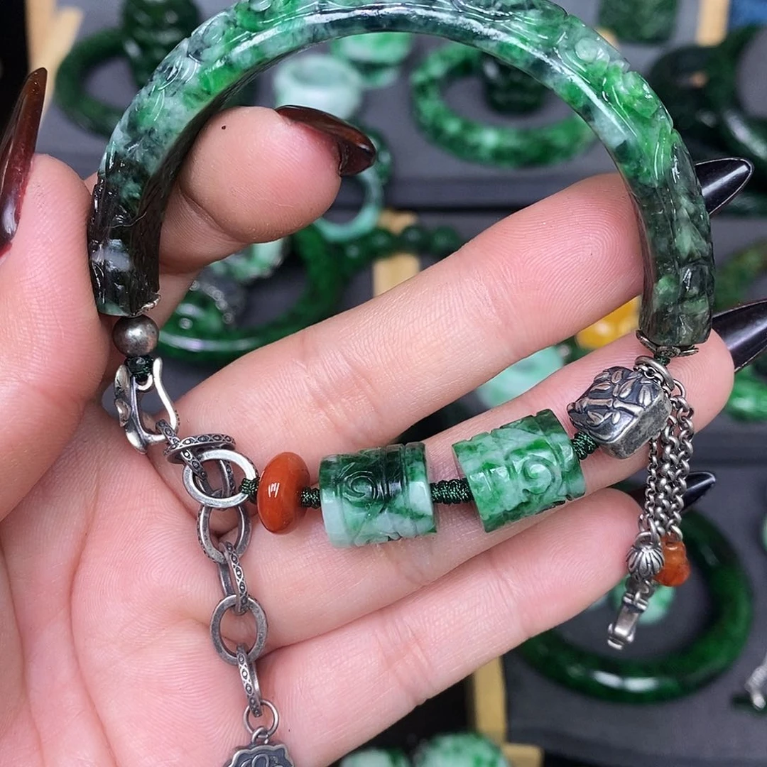 未镶嵌手链翡翠漂亮美眉