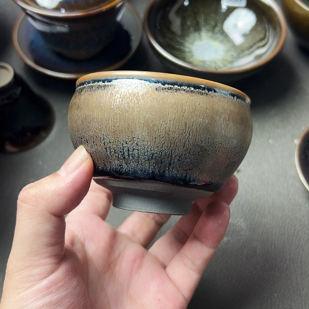 茶盏我想和她好好聊聊呢呵呵