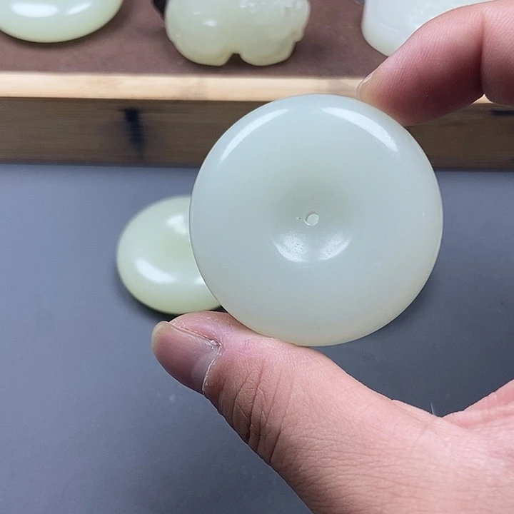 我***主和田玉（糖玉）未镶嵌车挂