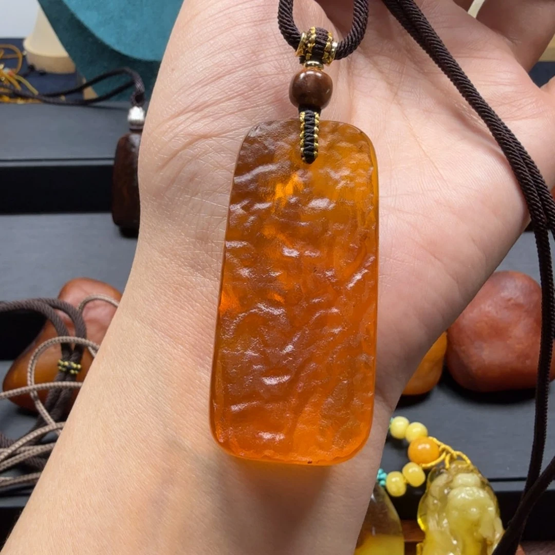 琥珀吊坠(赠链)未镶嵌