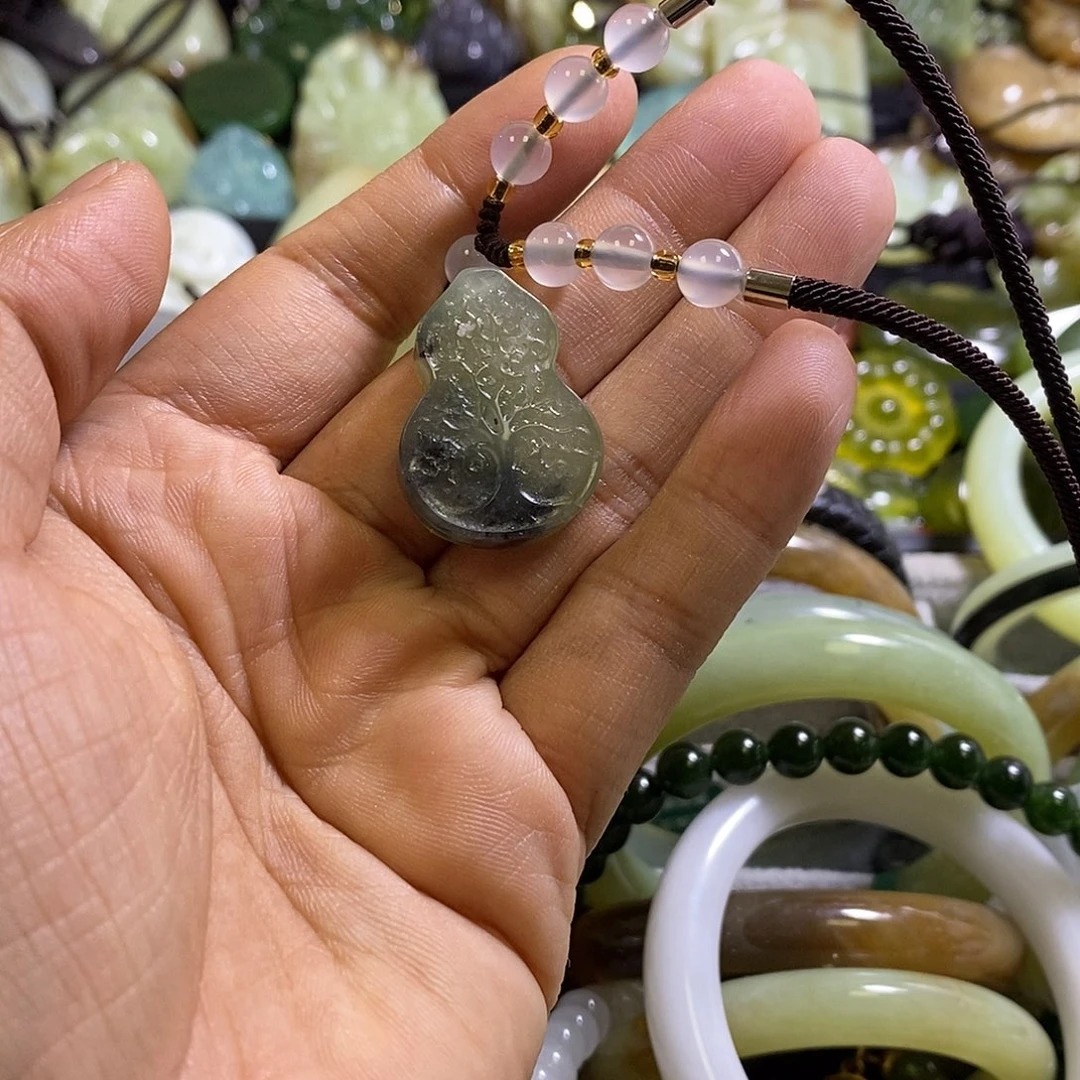 岫玉未镶嵌手镯挂件