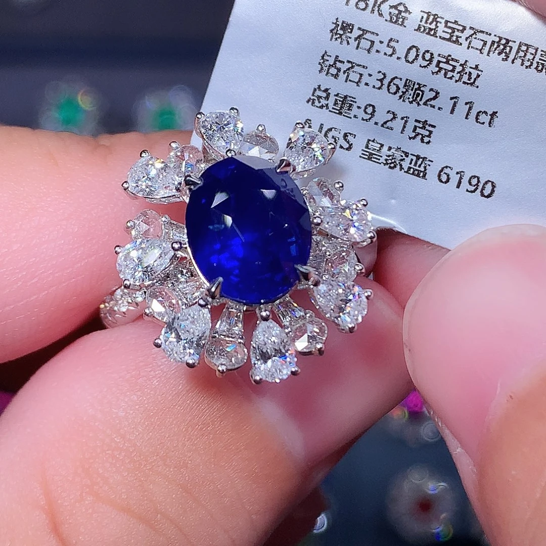 18K金镶嵌蓝宝石戒指