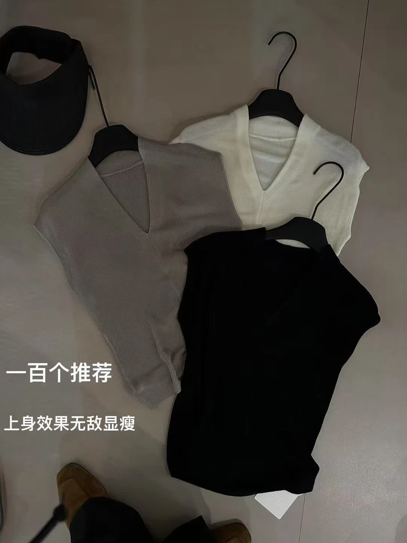 ZCANAL.极简V领设计100天丝显瘦气质上衣