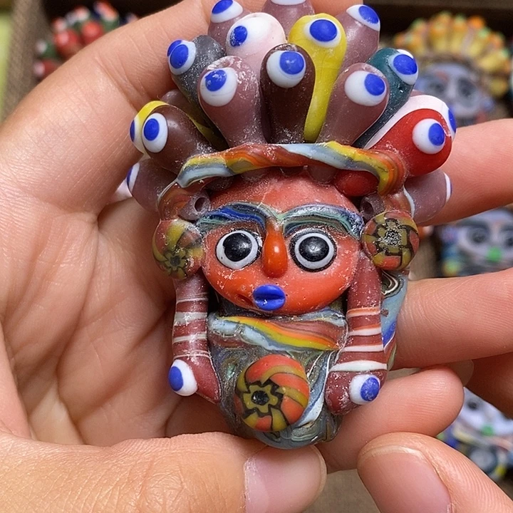 颈饰琉璃酋长娃娃042