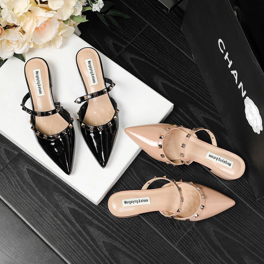 新款两穿铆钉女凉鞋粗跟3CM尖头休闲时尚包头拖百搭富家千金风