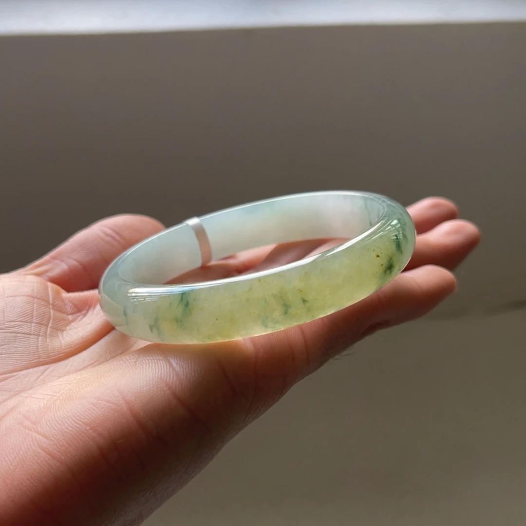 苡***沫翡翠未镶嵌手镯58.8圈三天鉴赏期