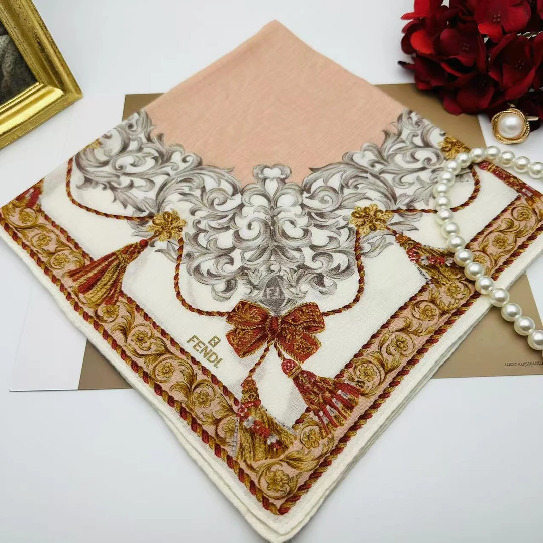 99新 FENDI/芬迪 海囤/芬迪/丝巾/yy02703