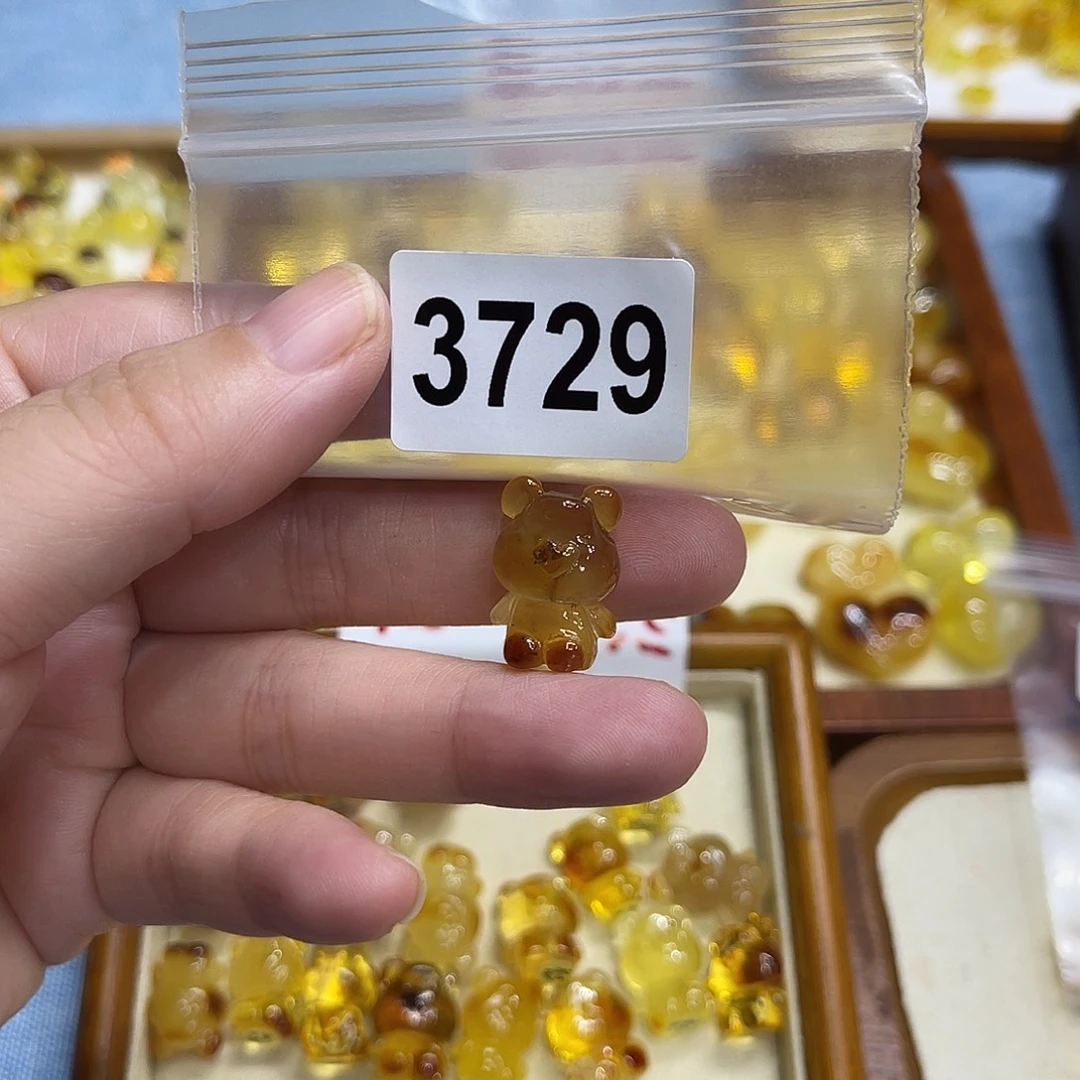 琥珀未镶嵌珠宝奇石