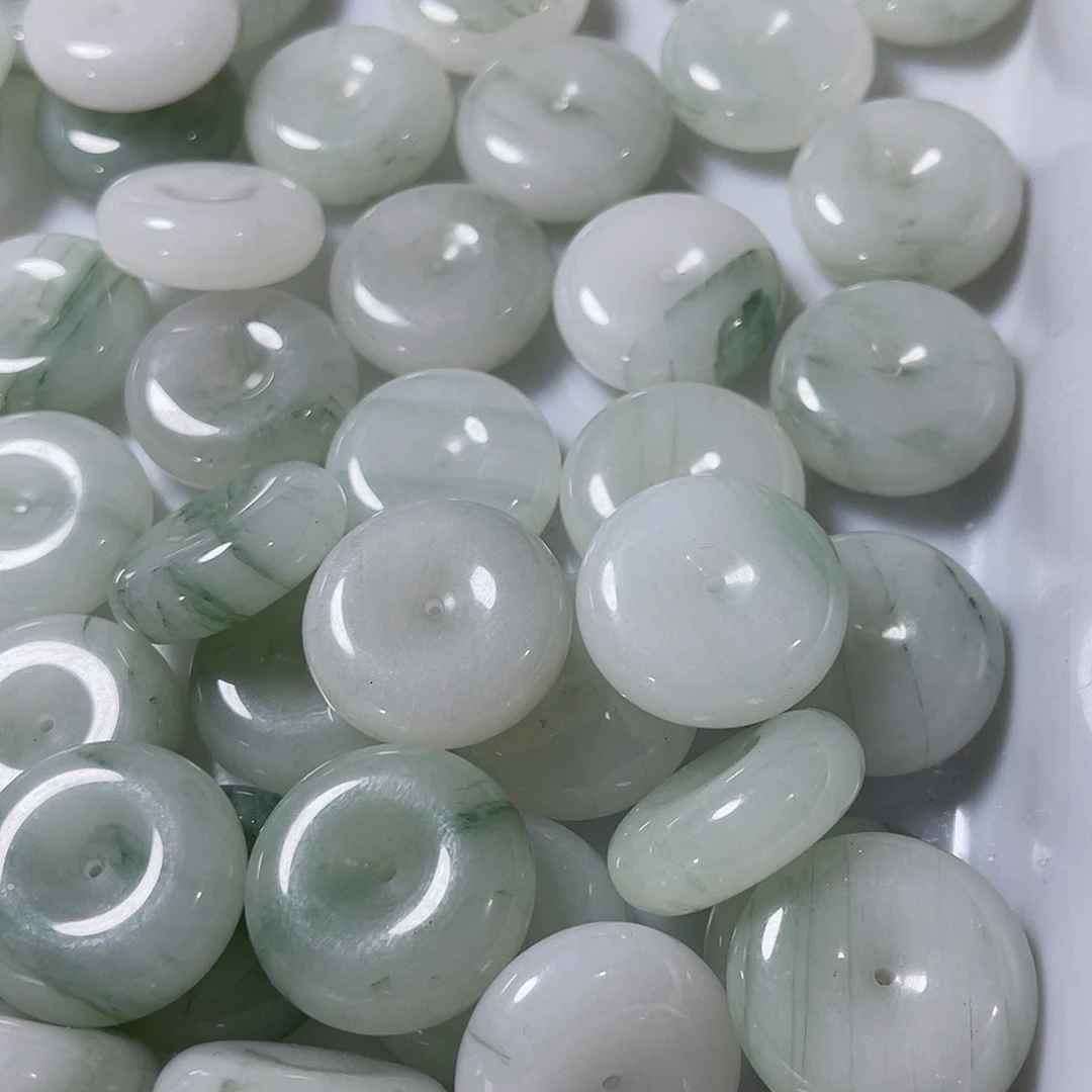 石英质玉颈饰未镶嵌