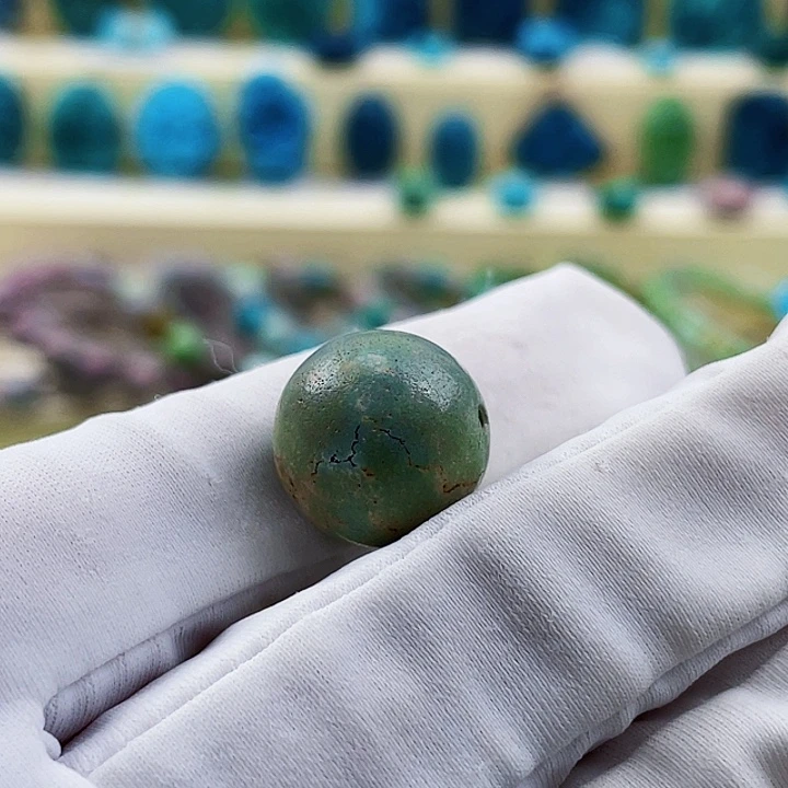 绿松石未镶嵌挂件