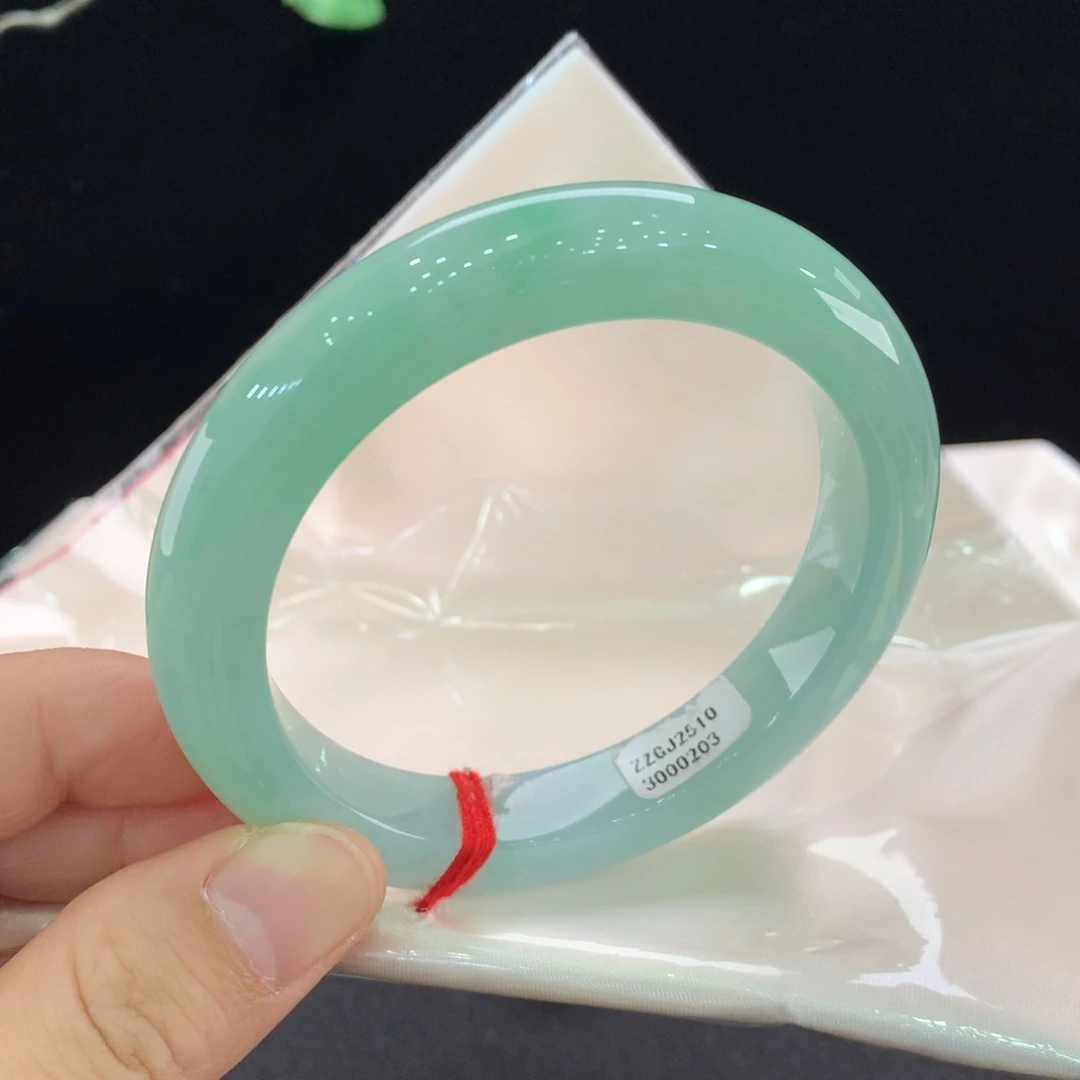 翡翠未镶嵌手镯0203