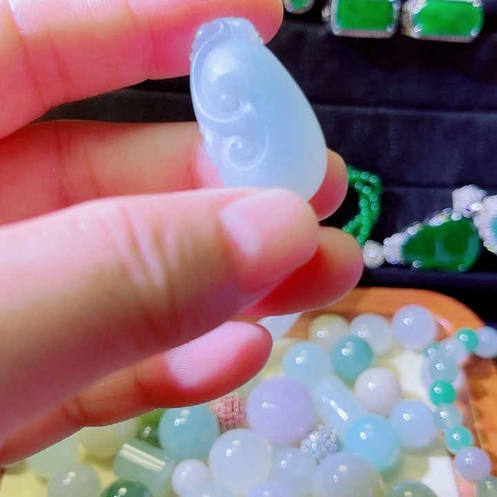 未镶嵌戒指翡翠翡翠吊坠