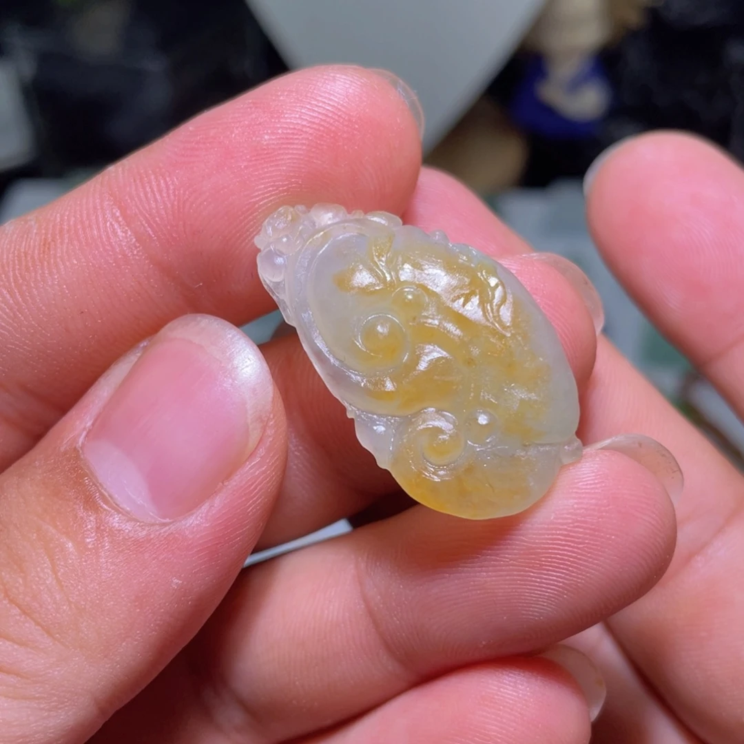 定制翡翠未镶嵌如意