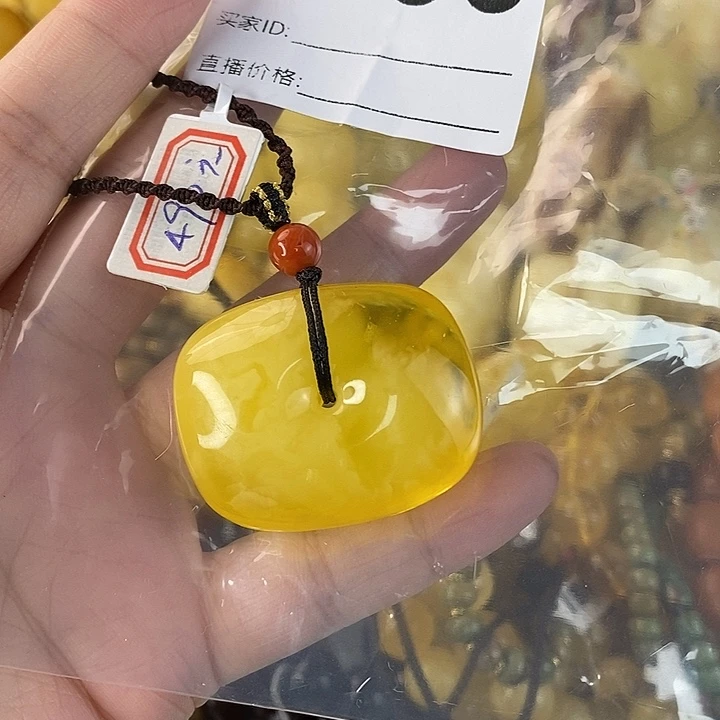 蜜蜡未镶嵌珠宝奇石