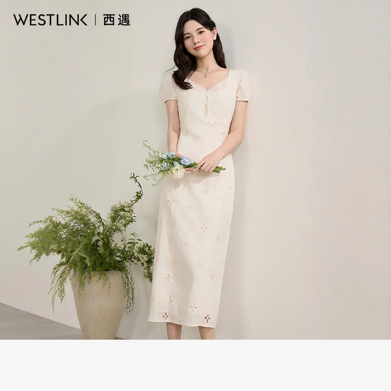 0104西遇连衣裙女2025年春季新款温柔风刺绣镂空领口蕾丝边长裙