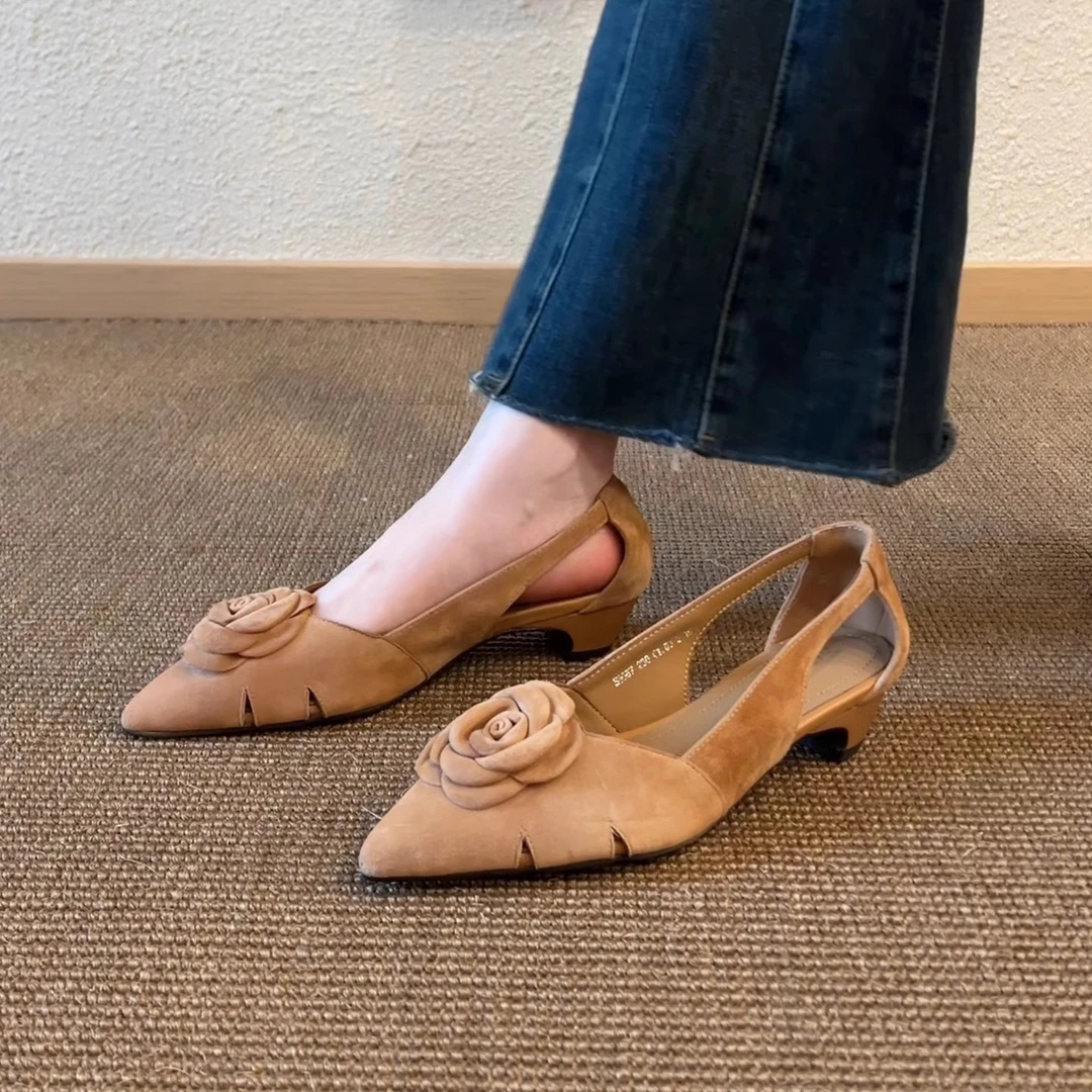 Pokoy-3cm法式复古尖头玫瑰花小众珍珠细跟性感包头凉鞋女